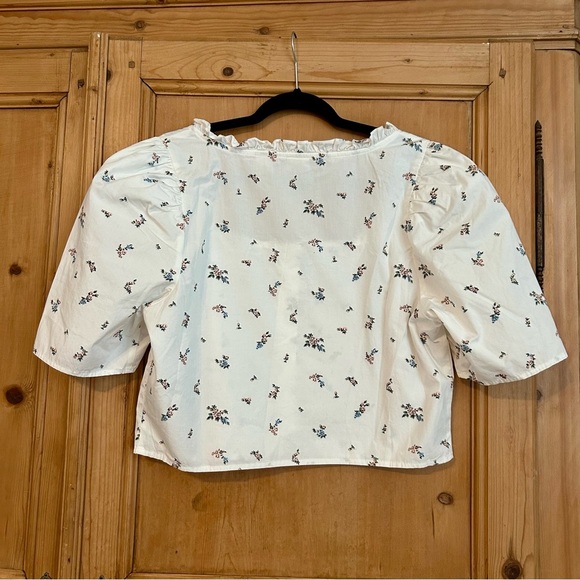 Levi's Women’s Cropped Cotton White Floral Button Top Sz XL - Picture 2 of 7